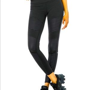 Alo Yoga Moto Leggings